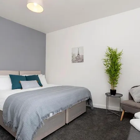 Amazing House With Central Location Tv Downstairs And In Bedroom Super Fast Wifi And Crisp White Hotel Linen Hosted By Our Home Short Stays Darlington  Exterior photo
