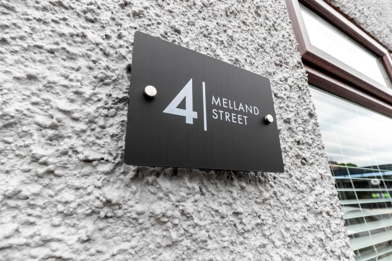 Amazing House With Location Tv Downstairs And In Bedroom Super Fast Wifi And Crisp White Linen Hosted By Our Short Darlington (Durham)