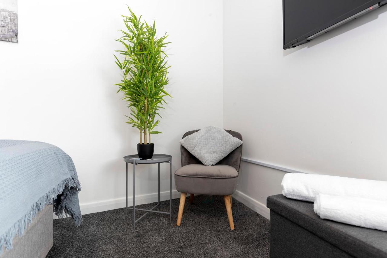 Amazing House With Location Tv Downstairs And In Bedroom Super Fast Wifi And Crisp White Linen Hosted By Our Short